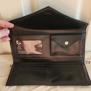Marc Jacobs Black Leather Wallet NEVER WORN!